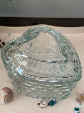 Vintage Homco Cubist Glass Heart Covered Candy Dish